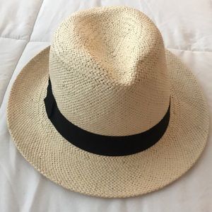 Adjustable travel friendly Panama Hat
